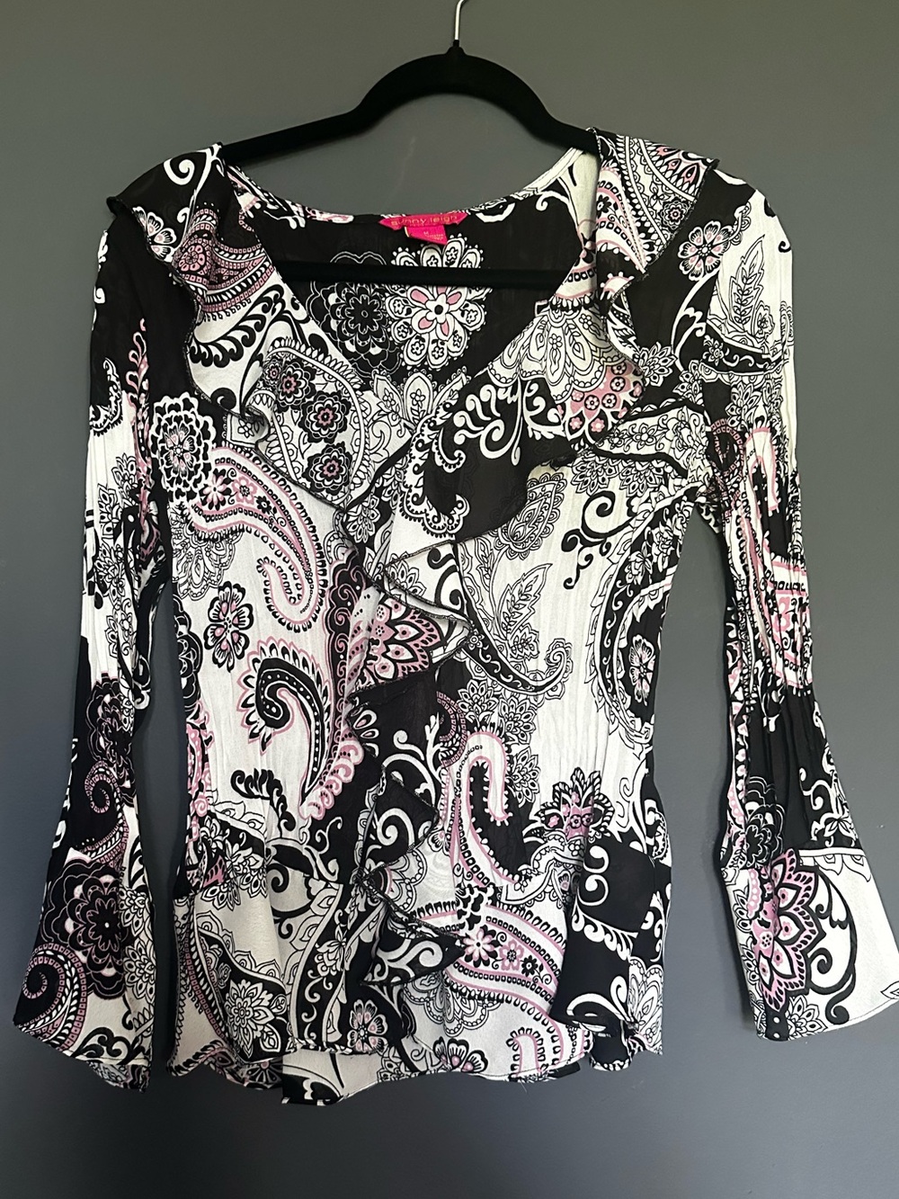 Sunny Leigh Black, White & Pink Paisley V-Neck Long Sleeve Blouse